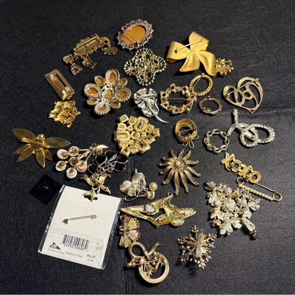 Lot of Old Brooches MOST WITH ISSUES - Picture 3 of 10